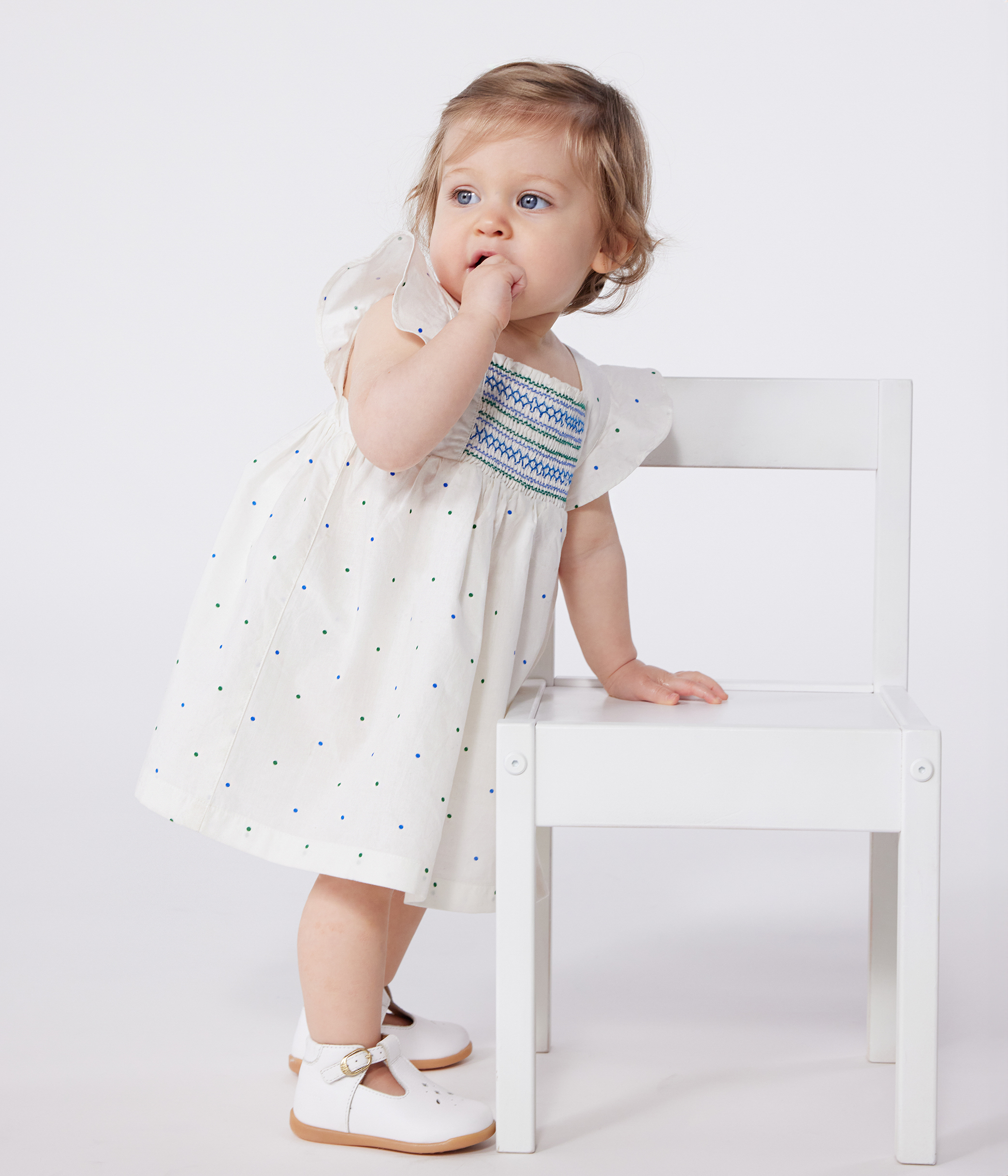 Babies' white cotton dress and bloomers printed with spots
