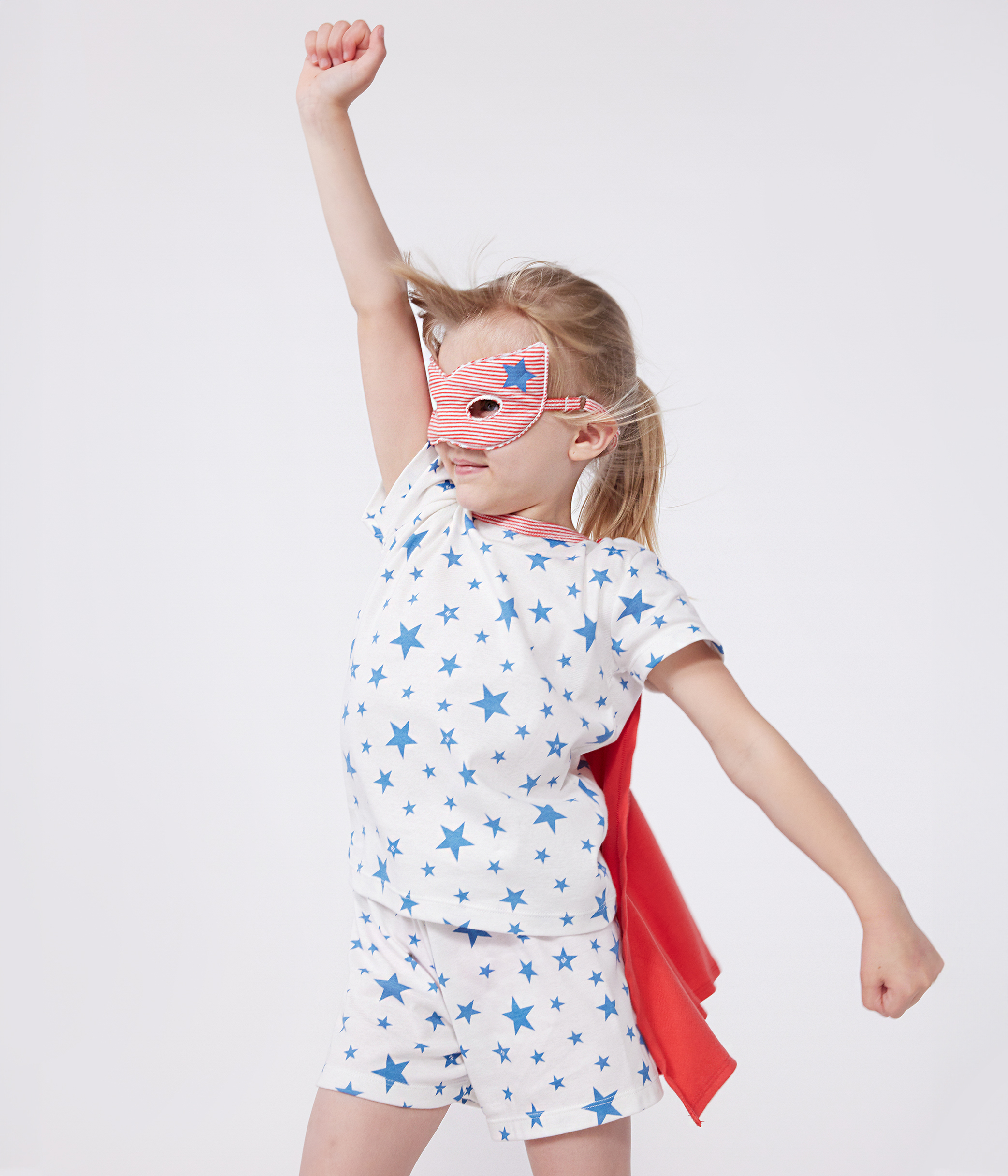 Children's short fancy dress pyjamas with a glow-in-the-dark cotton cape