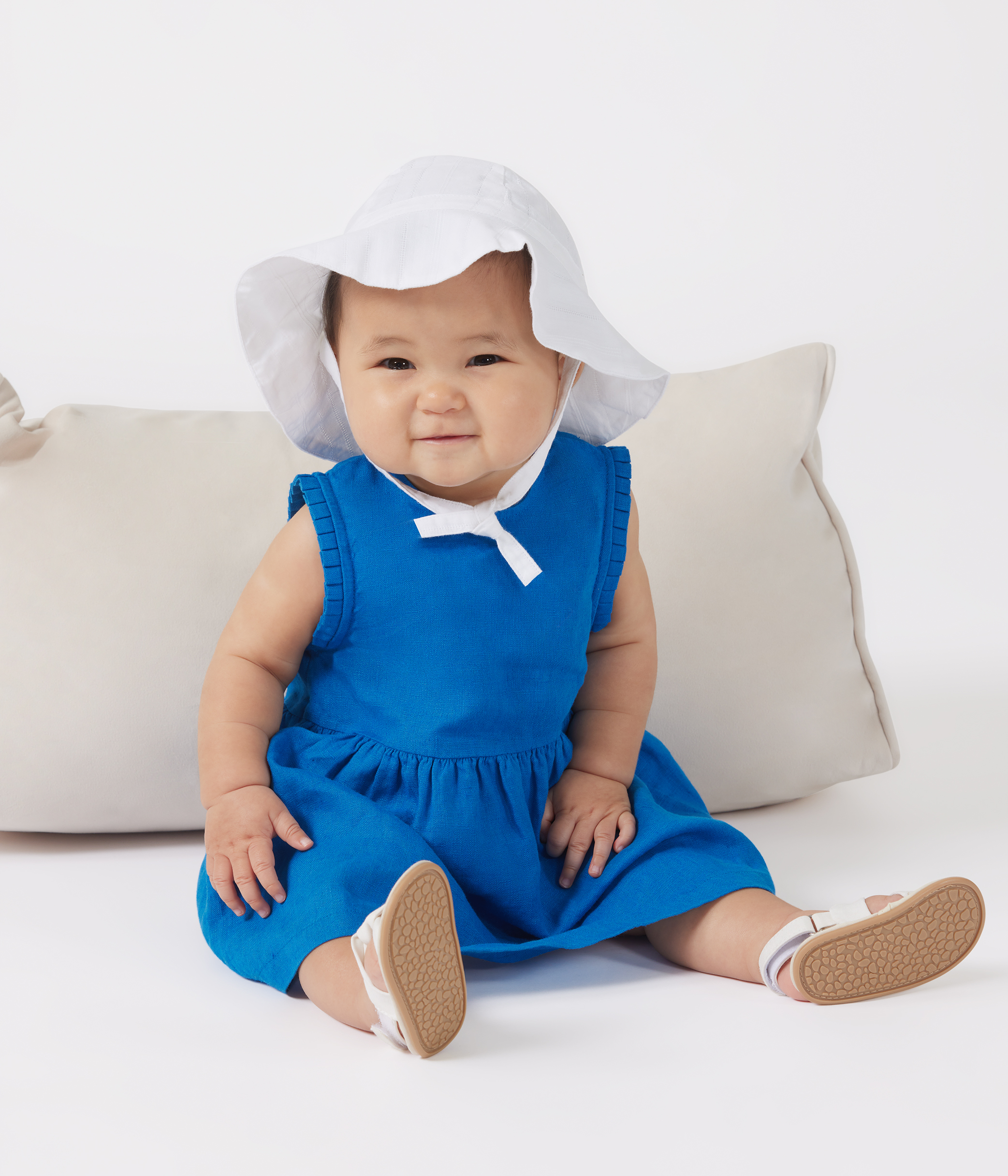Babies' sleeveless linen dress