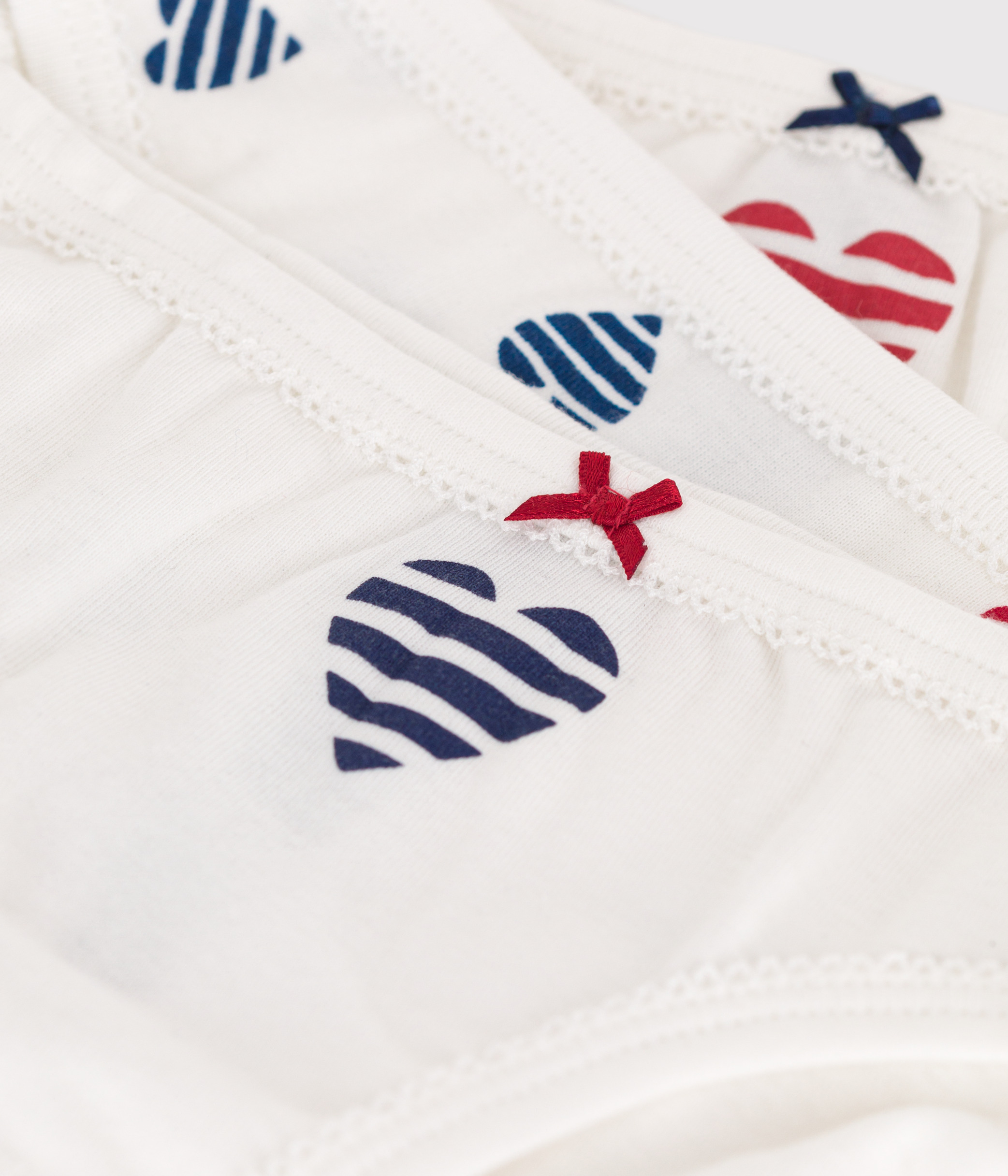 Set of 3 children's cotton panties with heart print