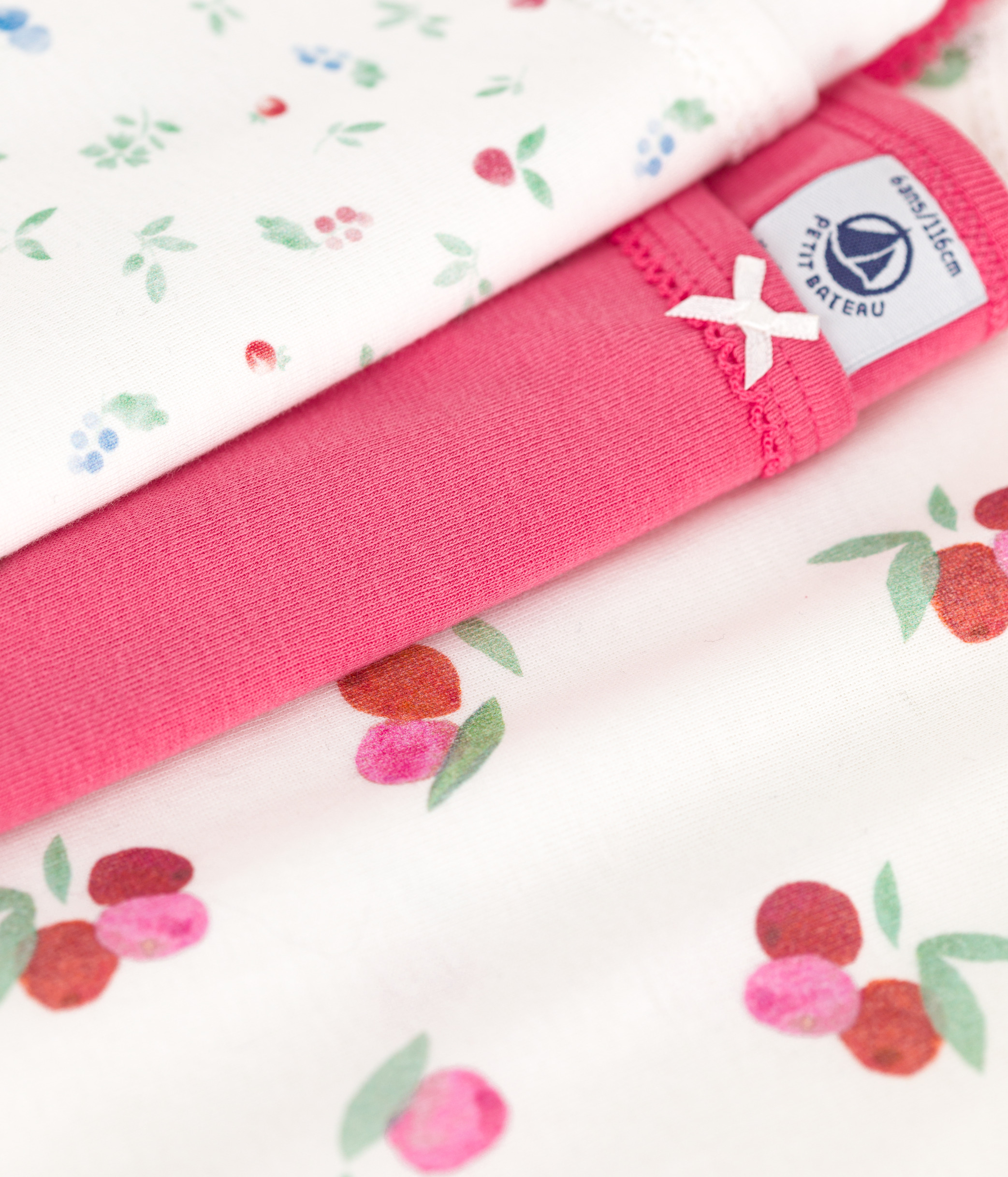 Set of 3 children's cotton tank tops with thin straps and fruit print