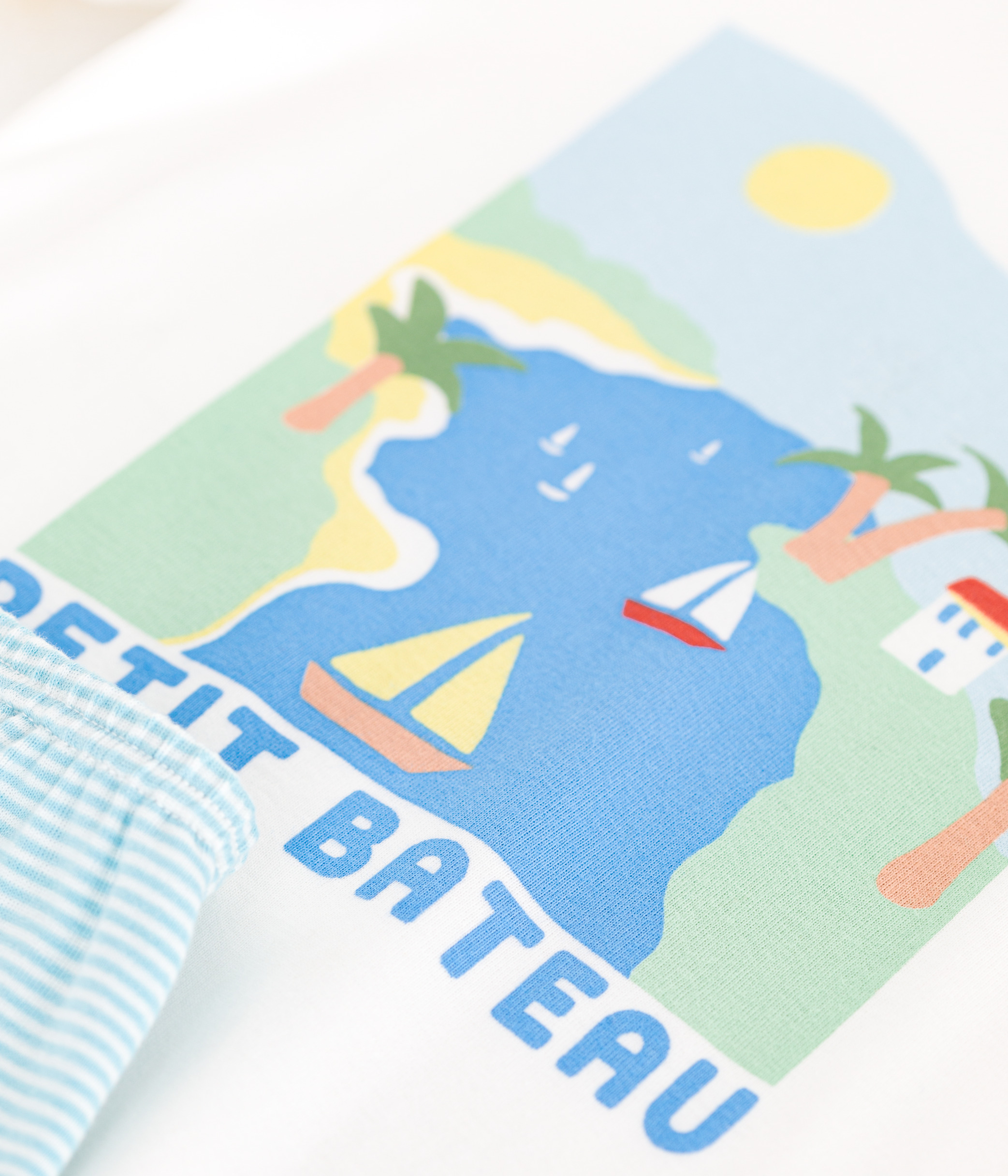 Children's short cotton pyjamas.