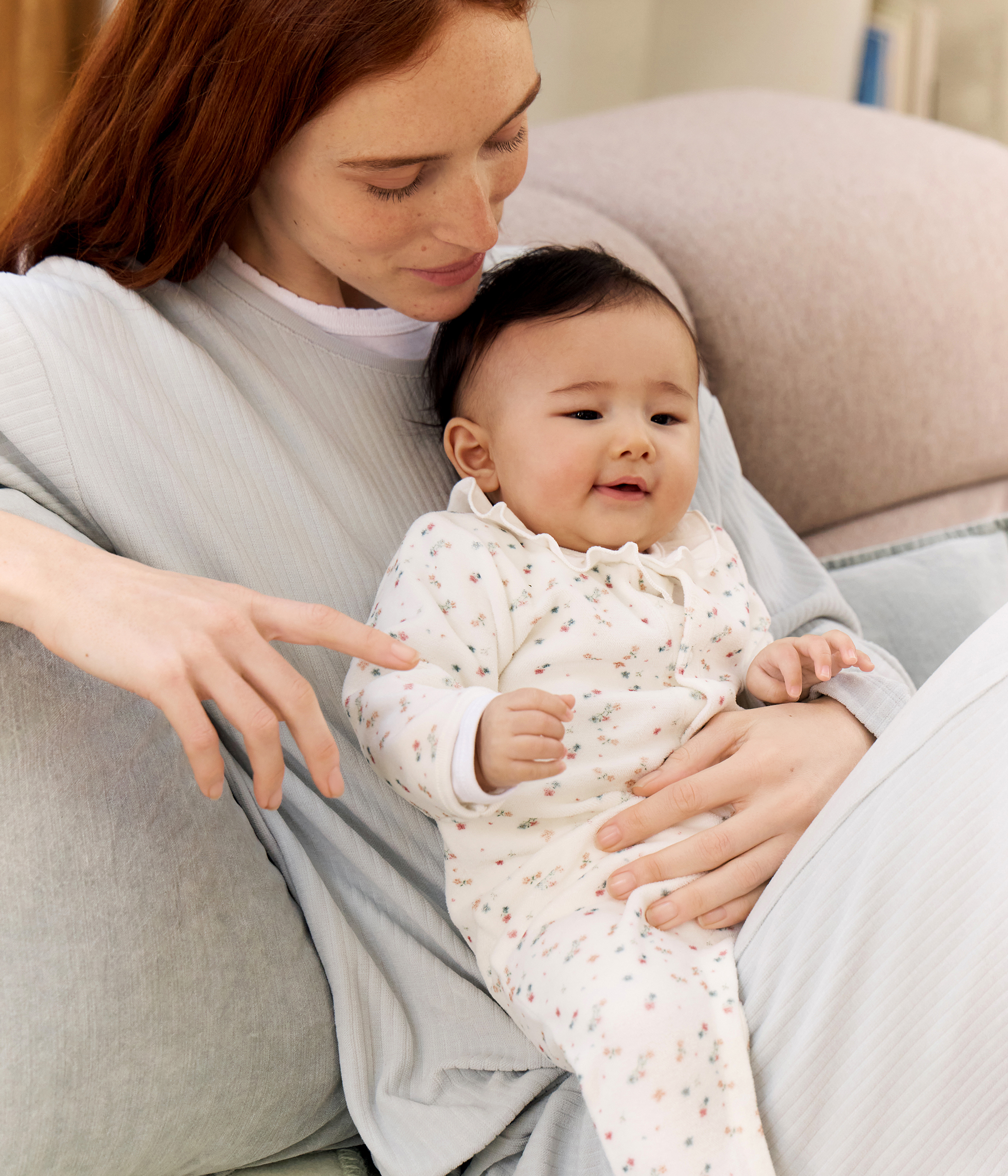 Babies' floral velour pyjama suit with a collar
