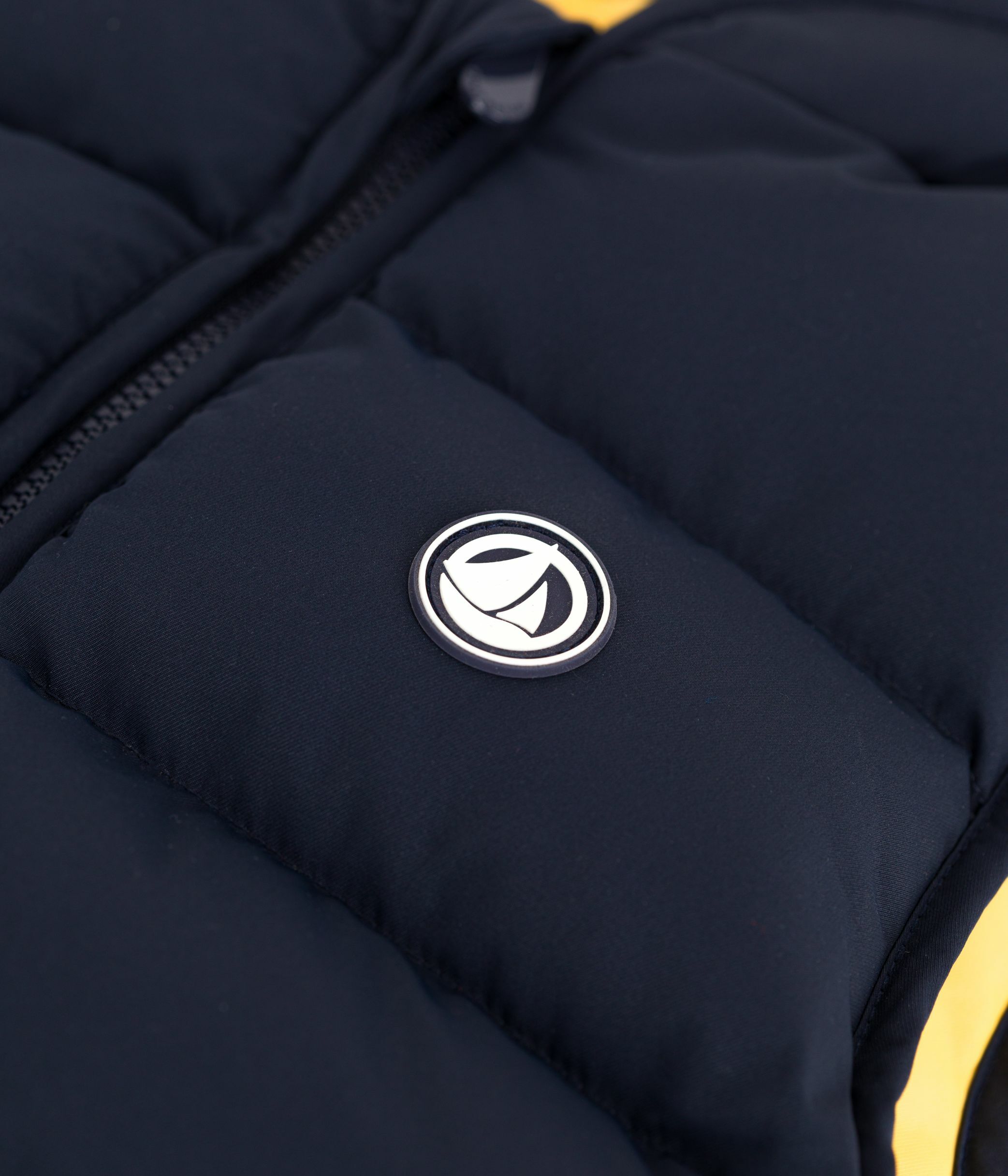 Children's reversible two-tone sleeveless puffer jacket