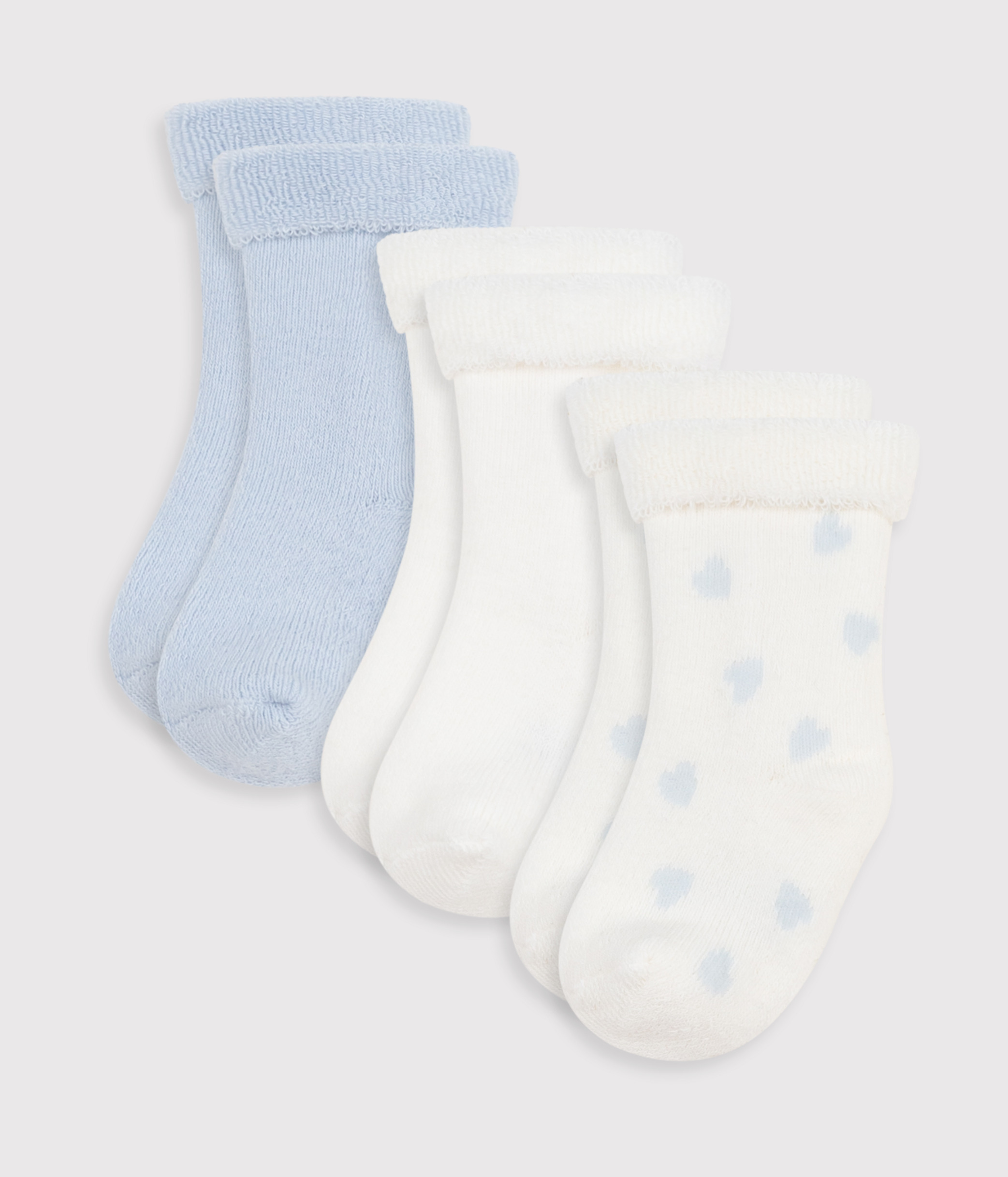 Pack of plain cotton socks for newborn babies