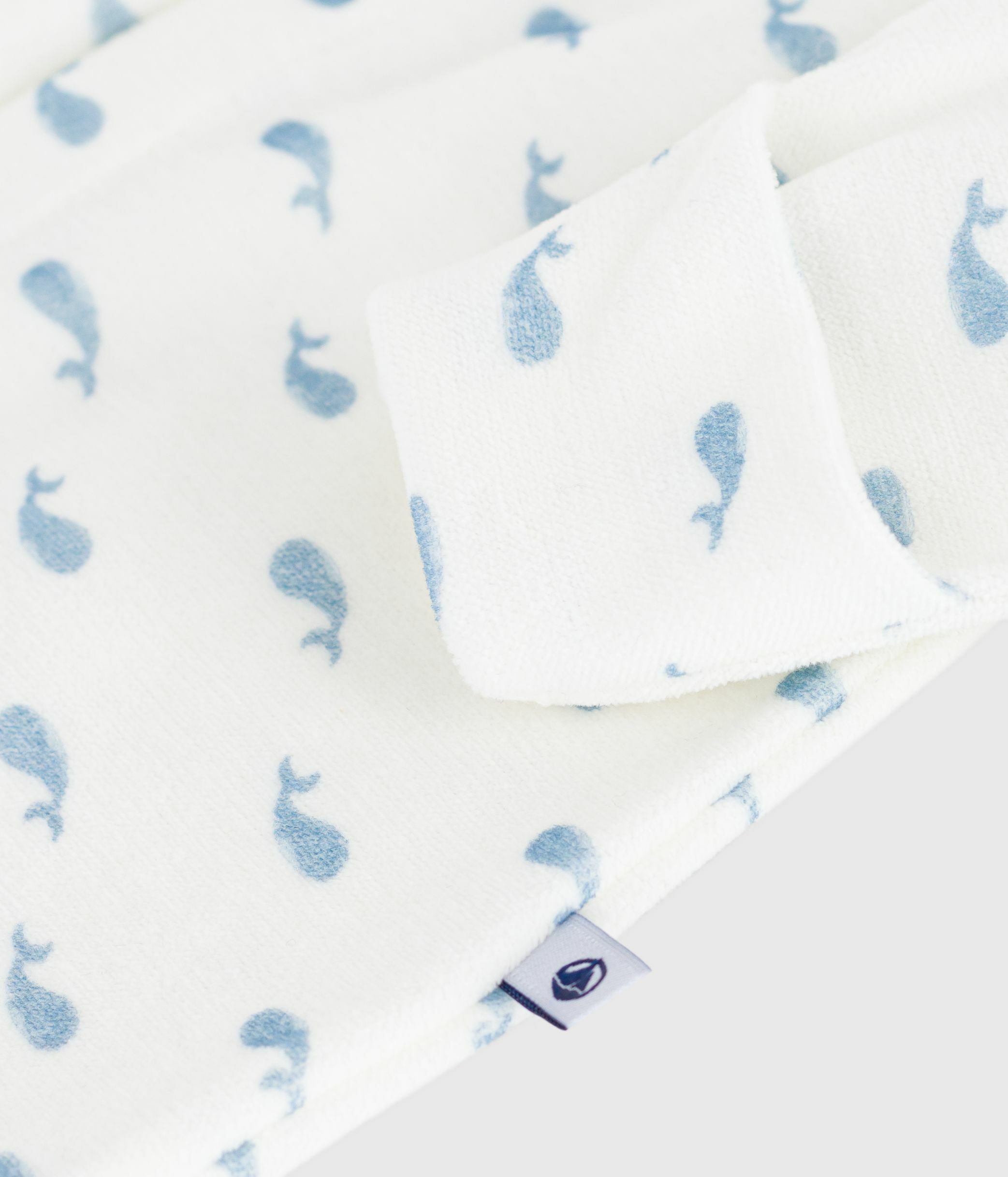 Babies' whale-print velour pyjama suit with a collar