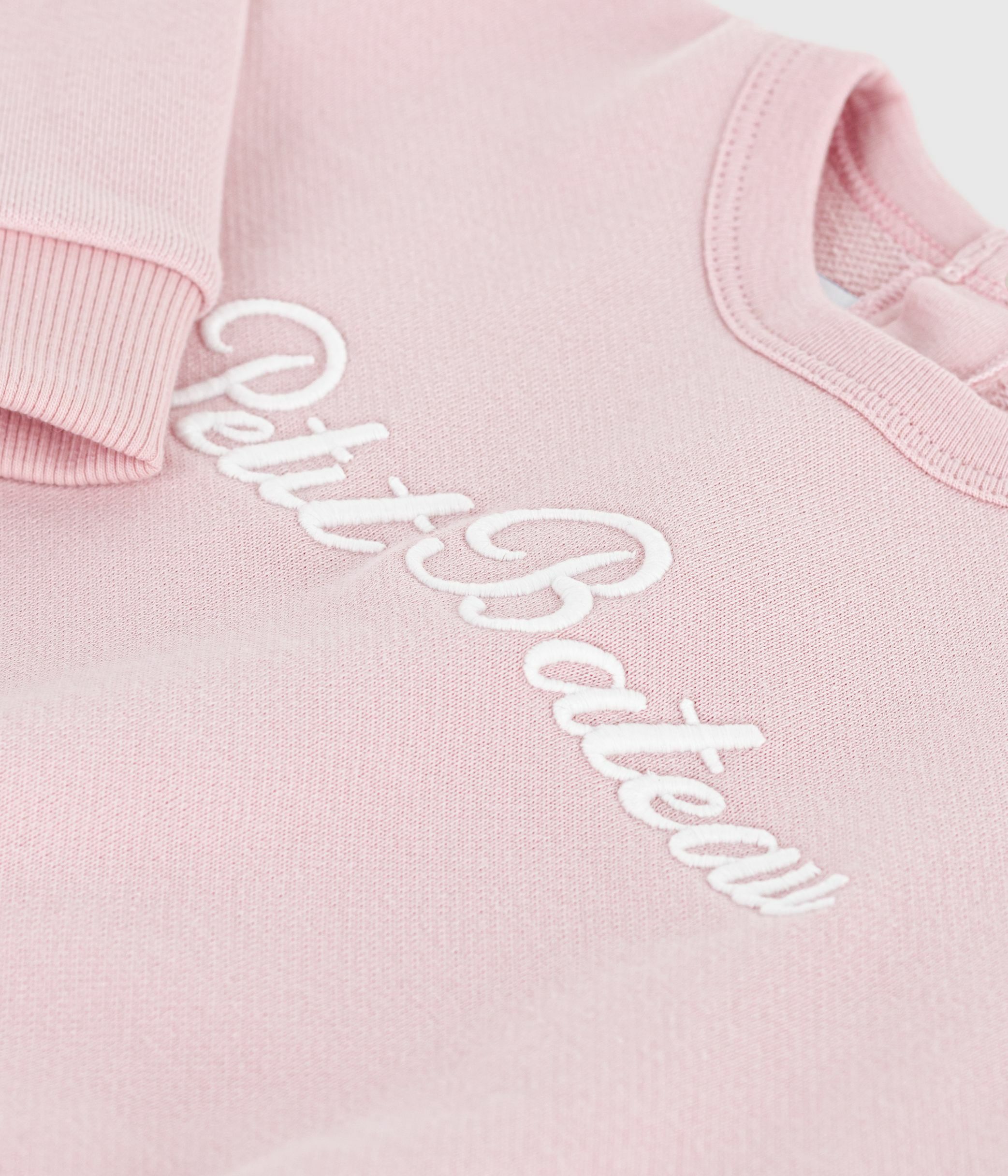 سويت شيرت للأطفال من القطن مزين بعبارة "Petit Bateau" مطرزة