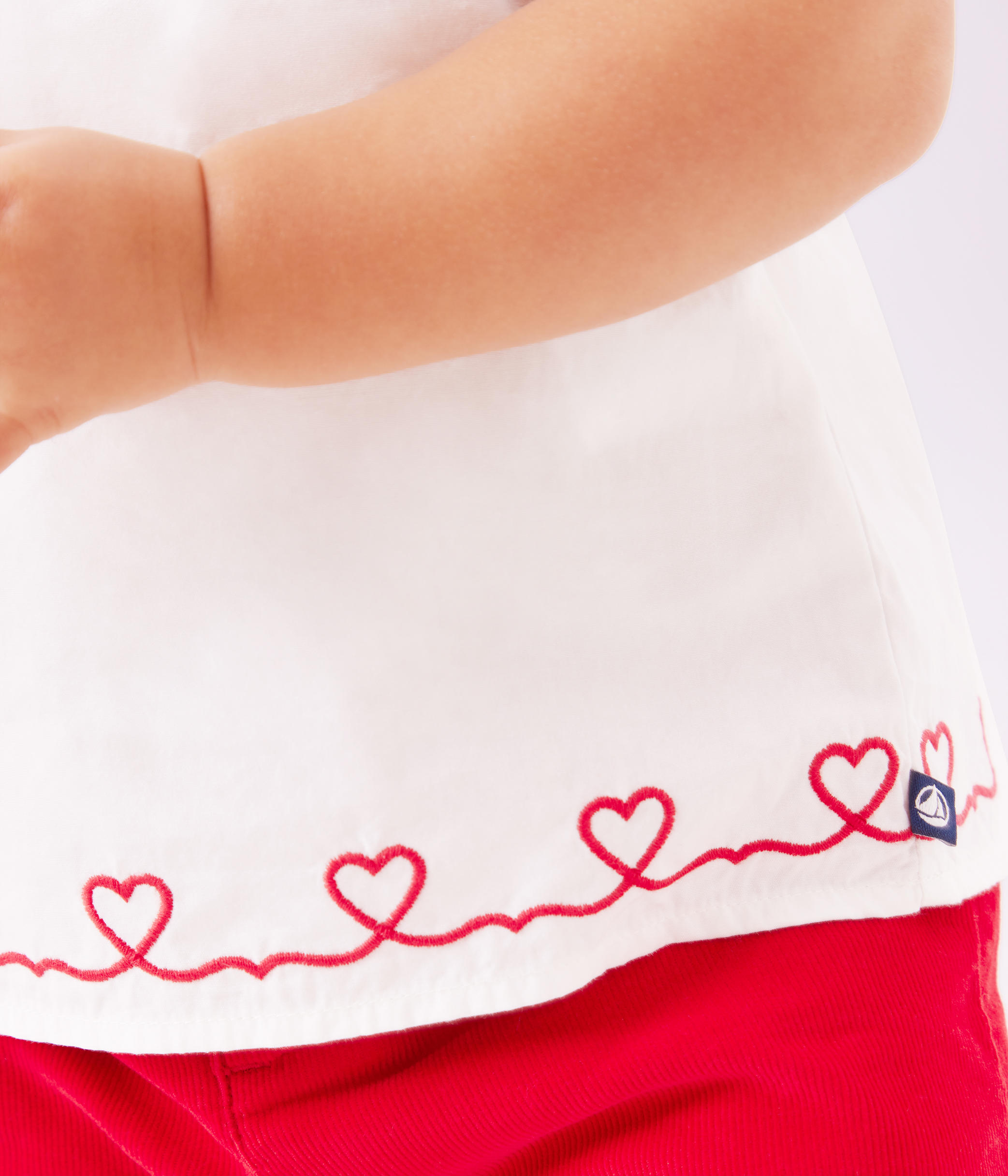 Babies' short-sleeved cotton poplin blouse with embroidered hearts
