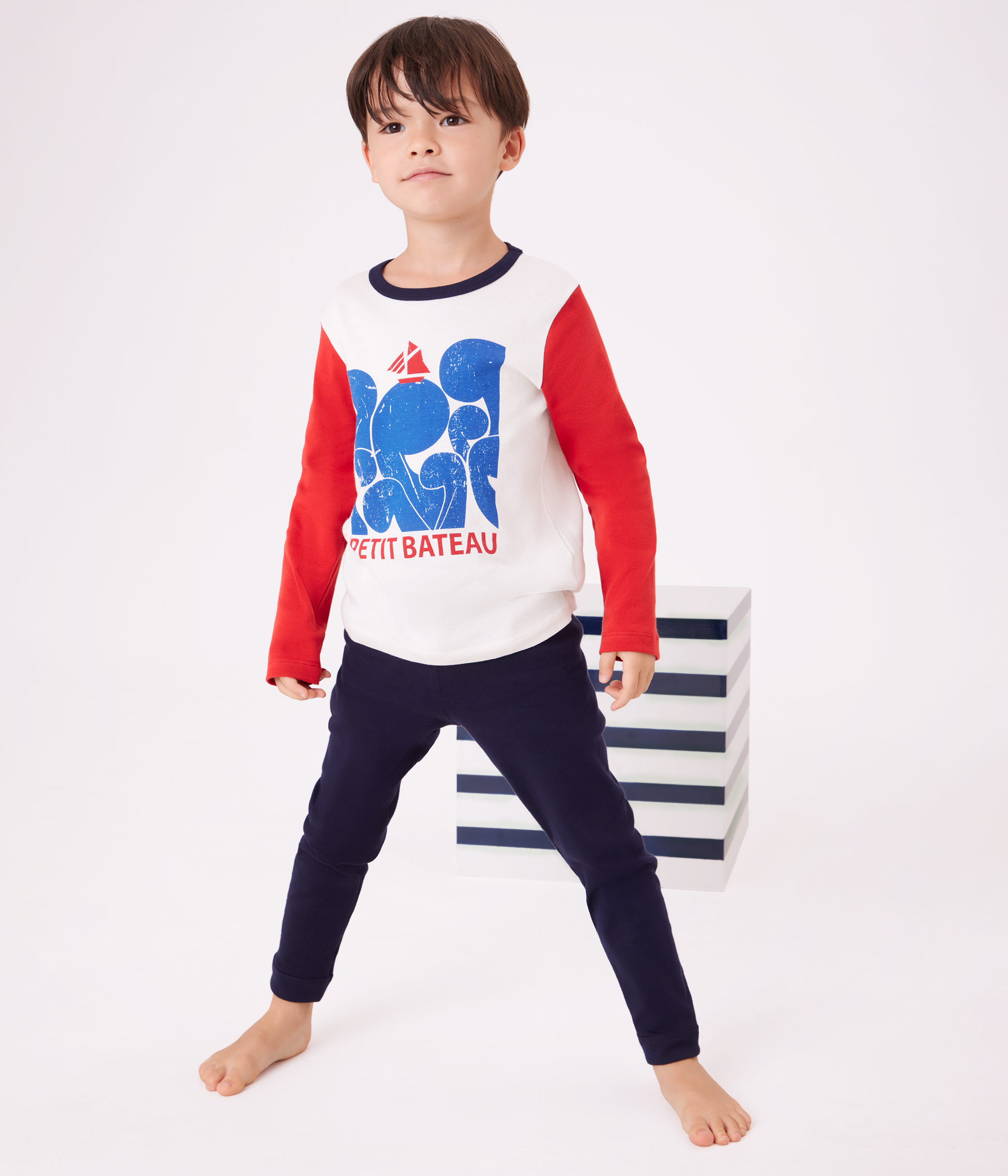 Children's two-colour cotton pyjamas.