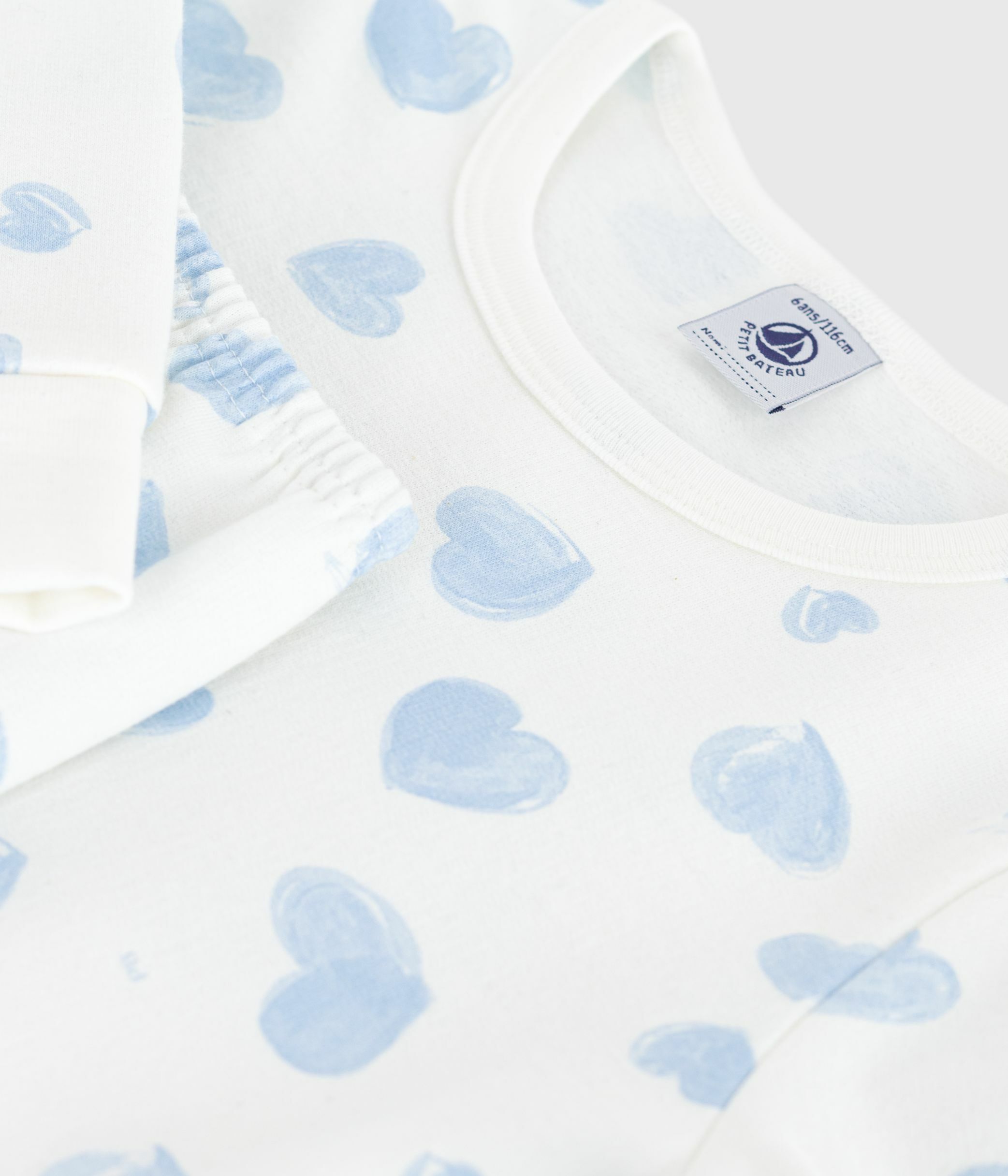 Children's pyjamas in heart-printed fleece