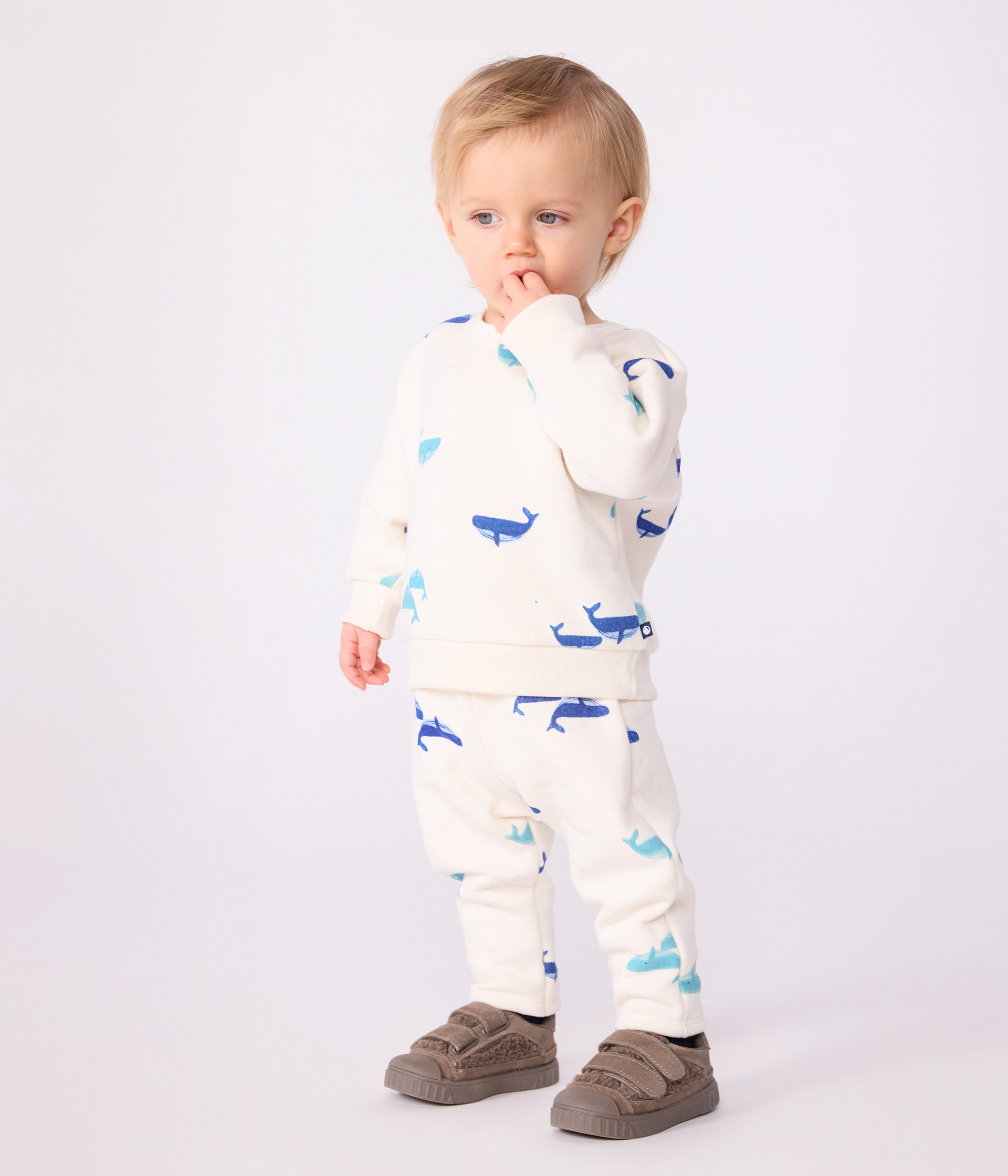 Babies' sweatshirt and trousers set in whale-print cotton