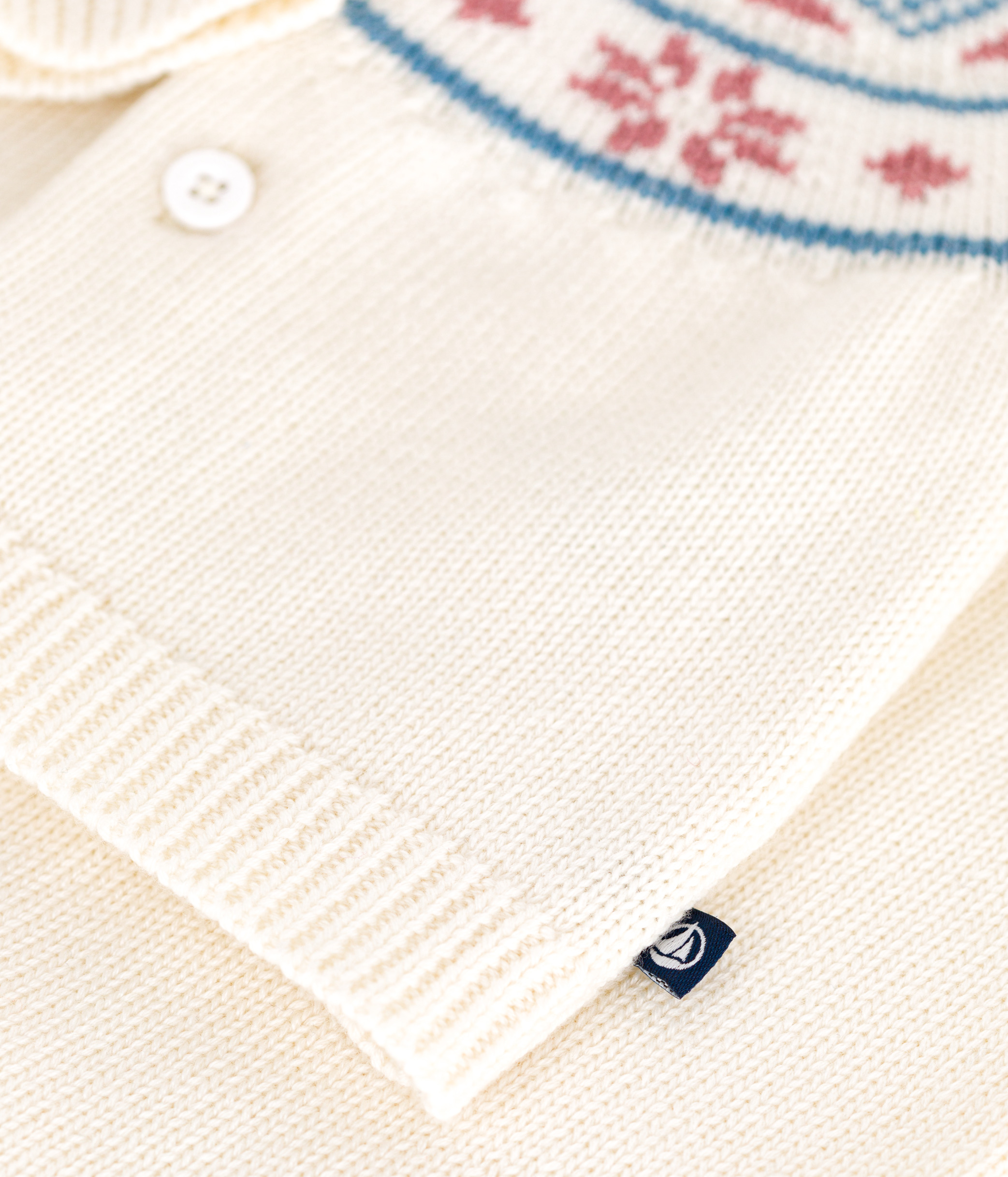 Babies' 2-piece knitted outfit with a jacquard knit cardigan