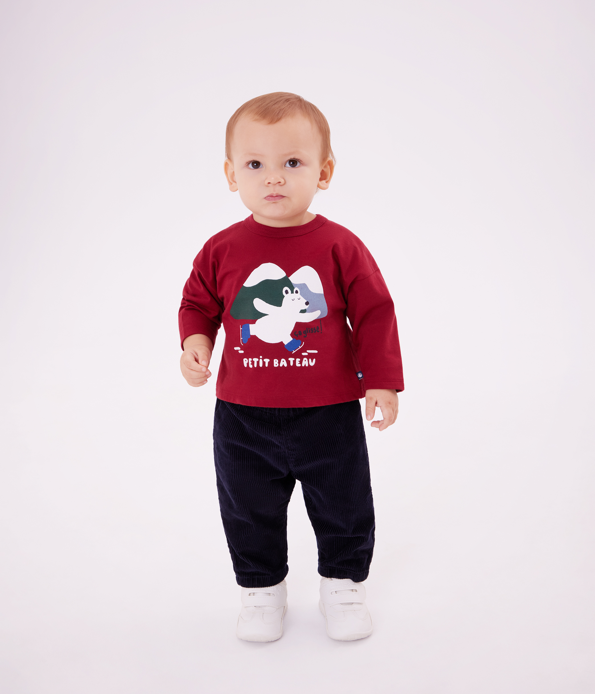 Babies' long-sleeved T-shirt with a cat design