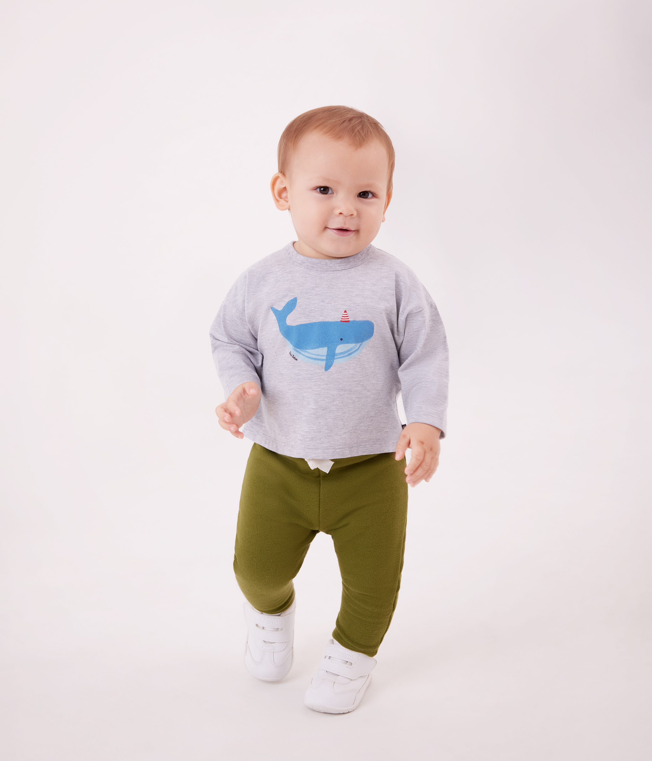 Babies' long-sleeved T-shirt with a whale design