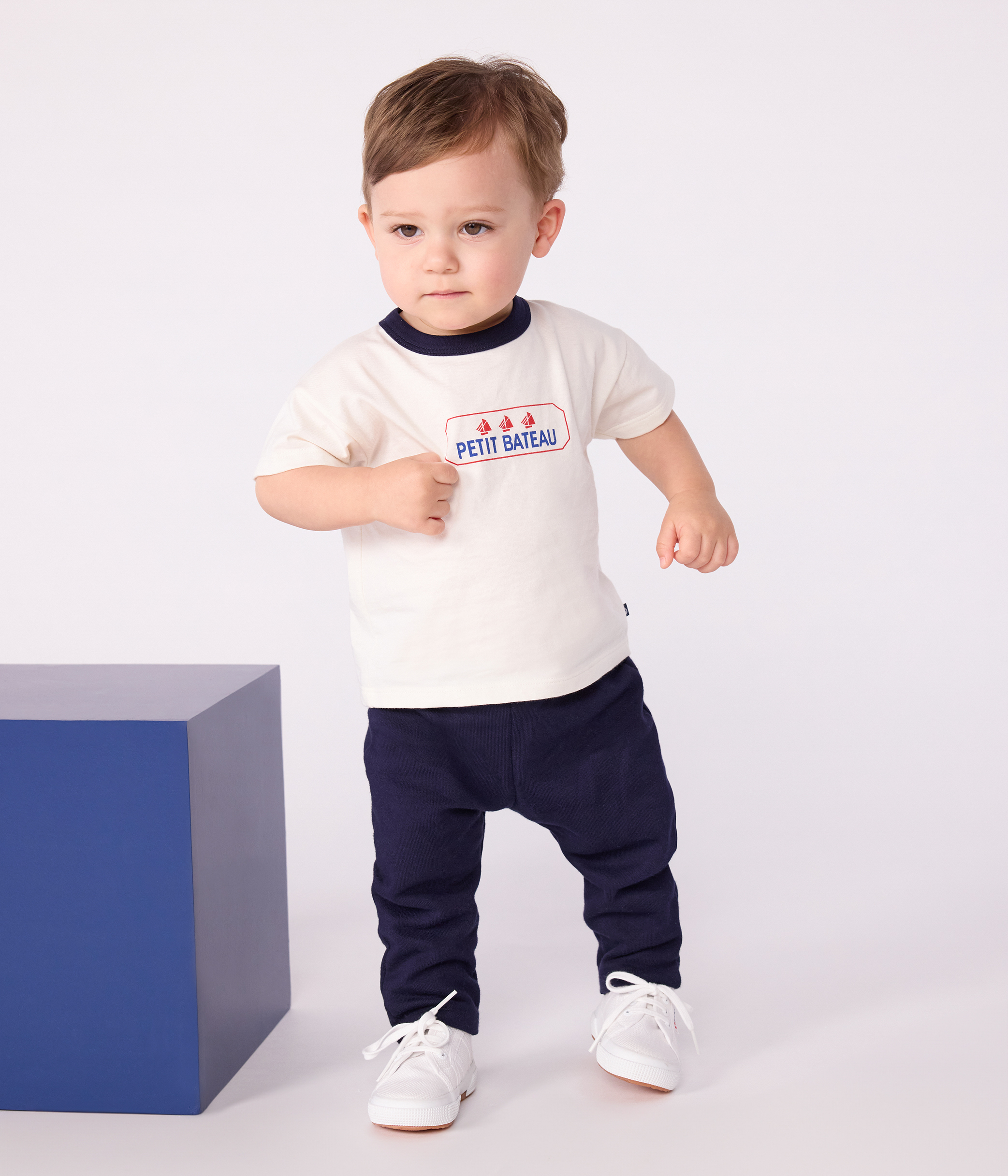 Babies' long-sleeved T-shirt with a vintage logo design