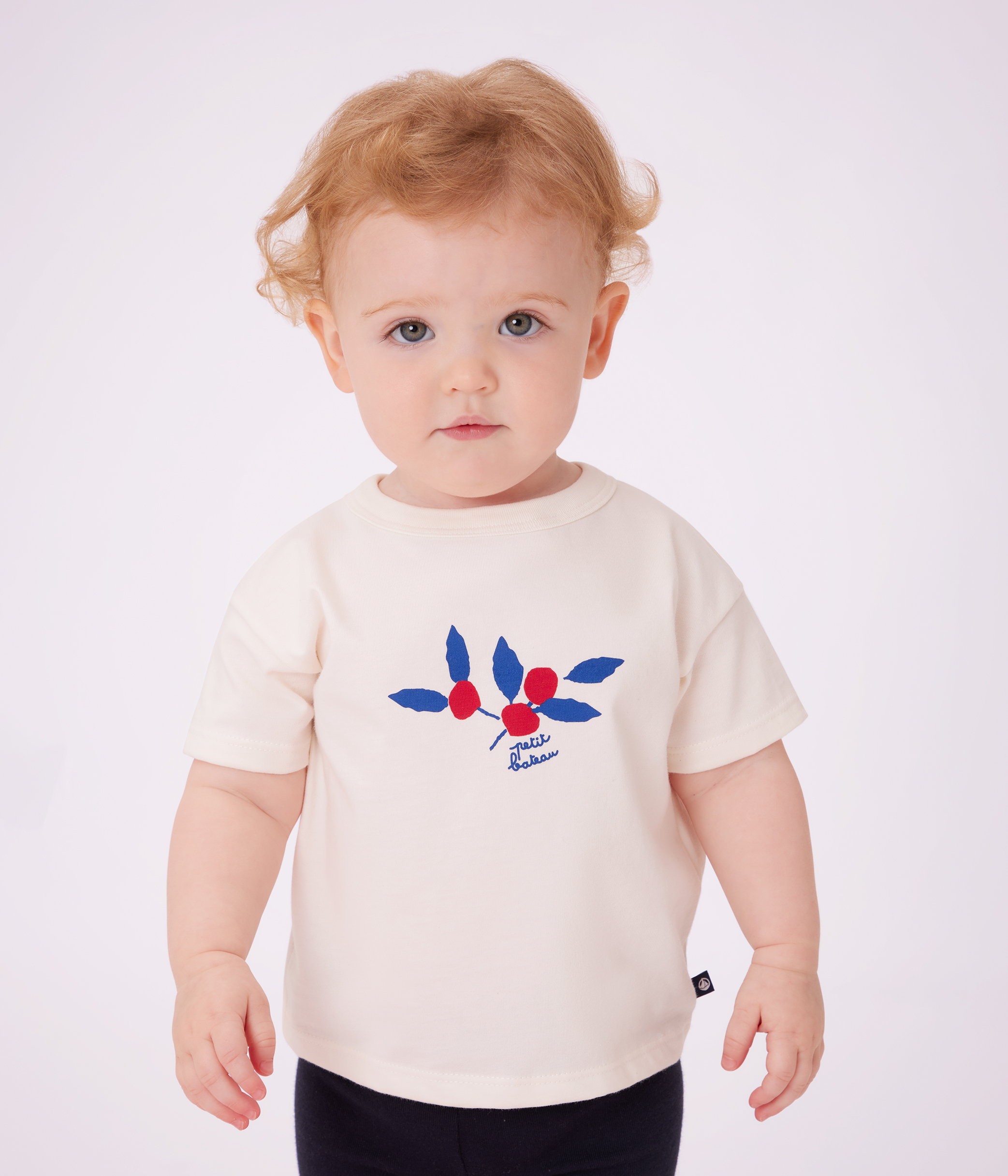 Babies' long-sleeved T-shirt with a heart design