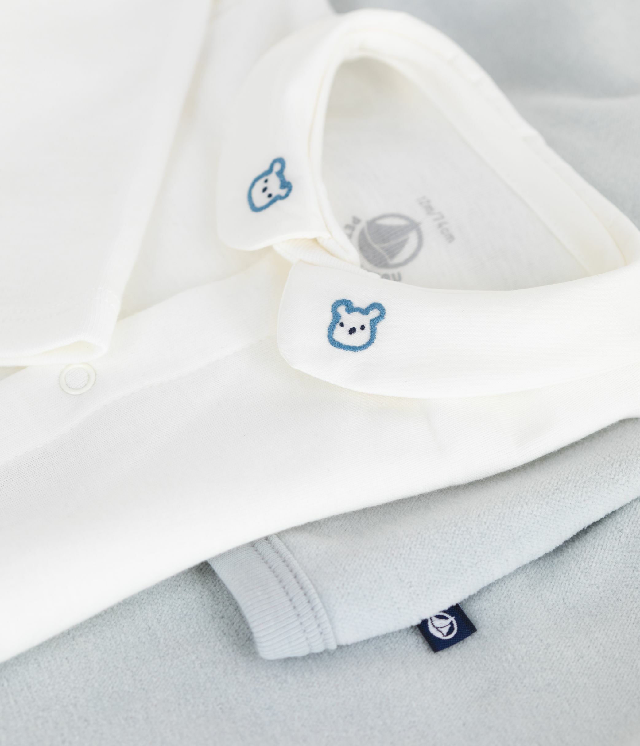Babies' 2-piece velour gift set, the body embroidered with a bear