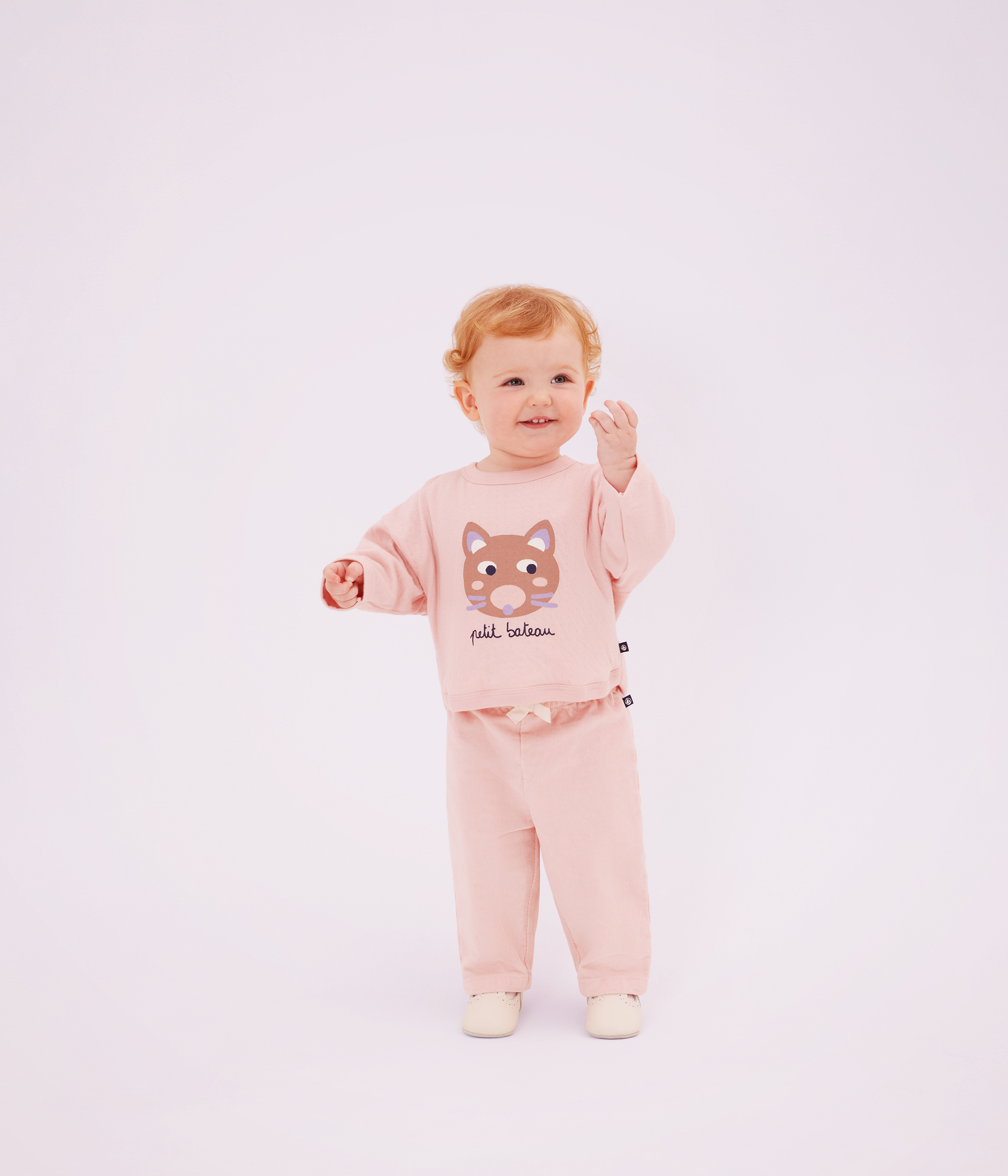 Babies' long-sleeved T-shirt with a cat design