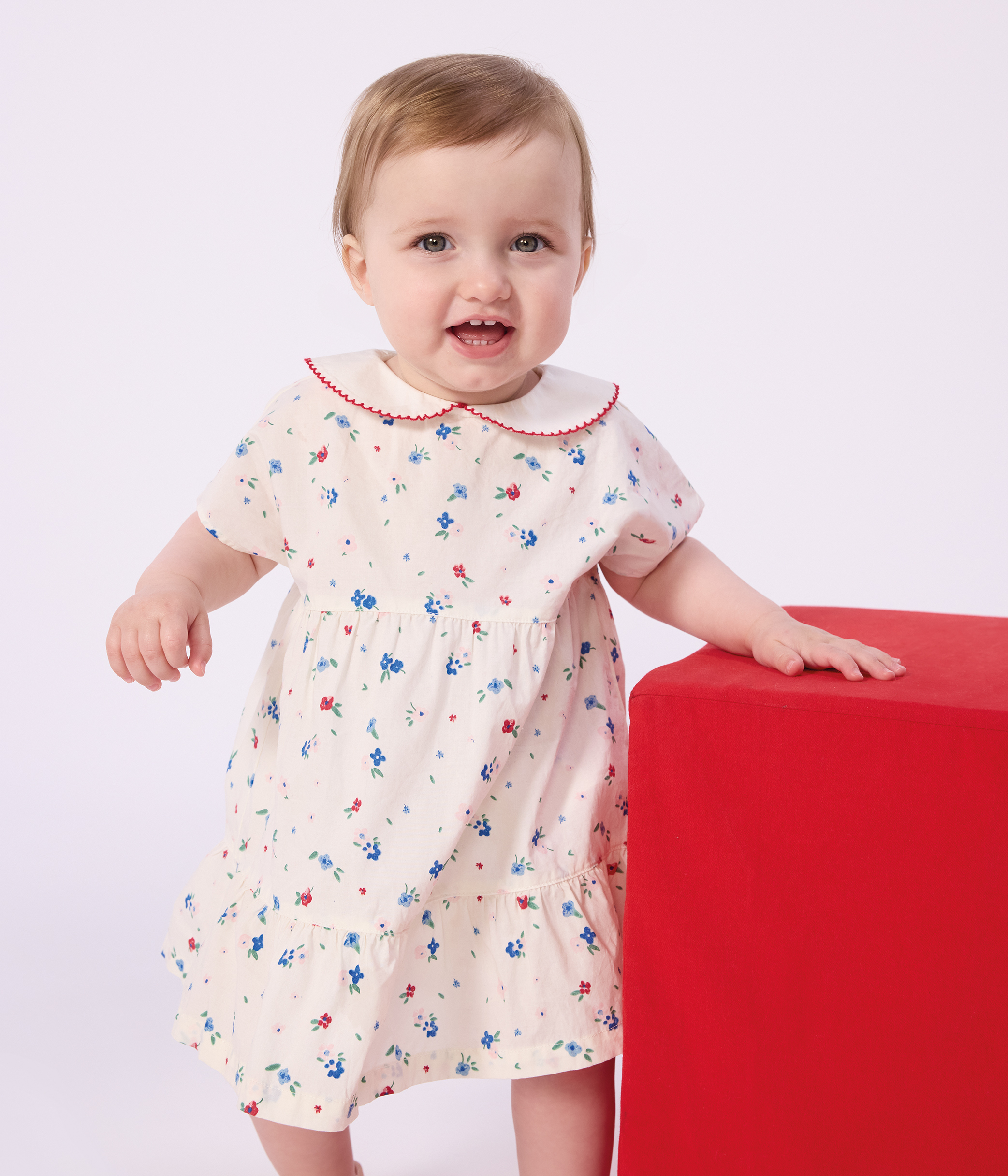 Babies' short-sleeved cotton dress and matching bloomers printed with hearts